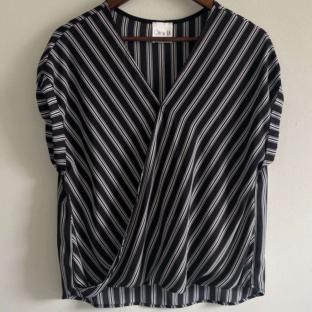Gray‎ LA Black White Striped Wrap Blouse V Neck Medium
